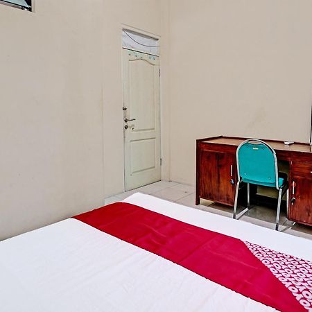 Oyo 91572 Kost Esklusif Barokah Hotel Пасуруан Екстериор снимка