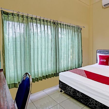 Oyo 91572 Kost Esklusif Barokah Hotel Пасуруан Екстериор снимка