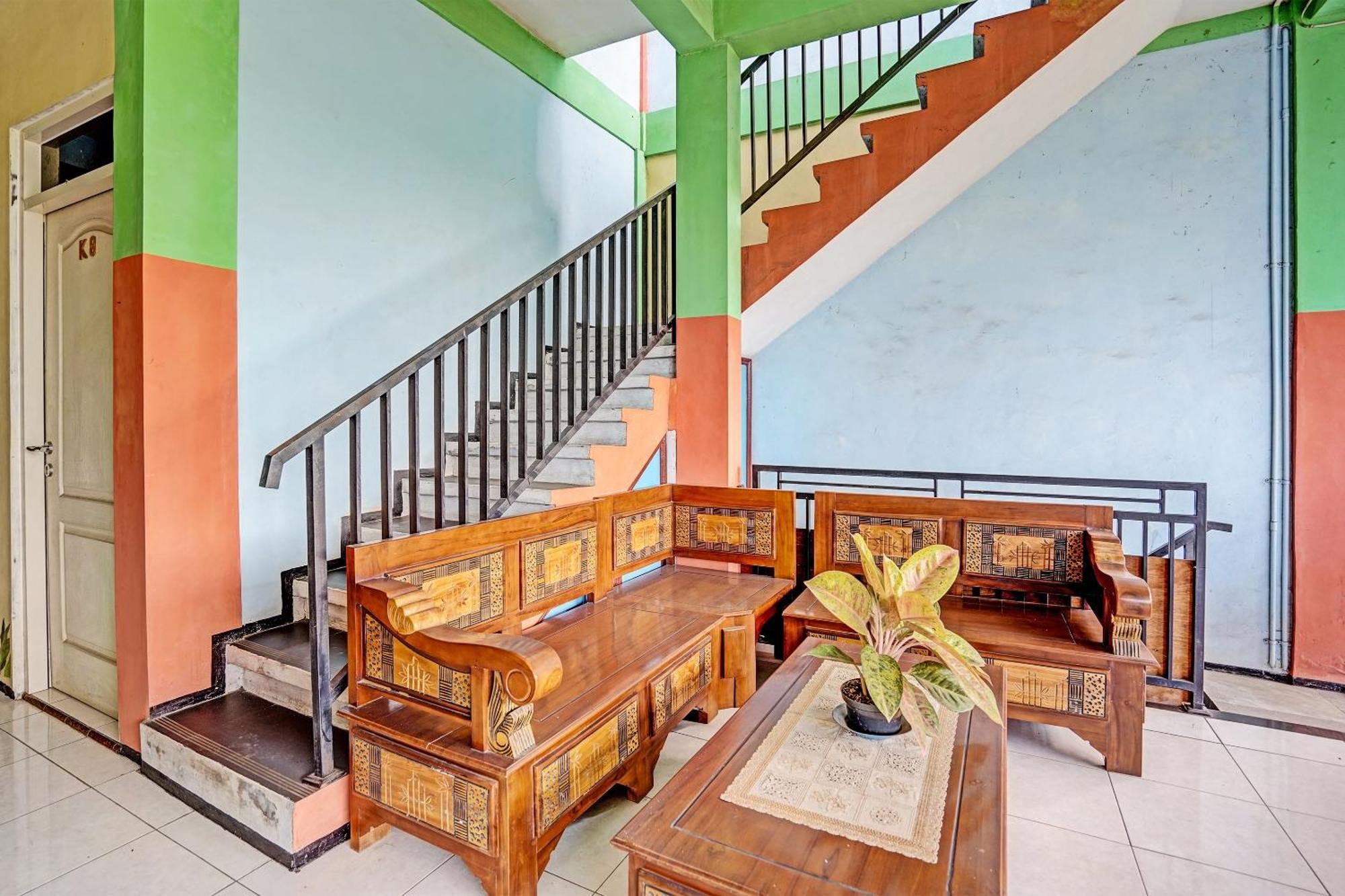 Oyo 91572 Kost Esklusif Barokah Hotel Пасуруан Екстериор снимка